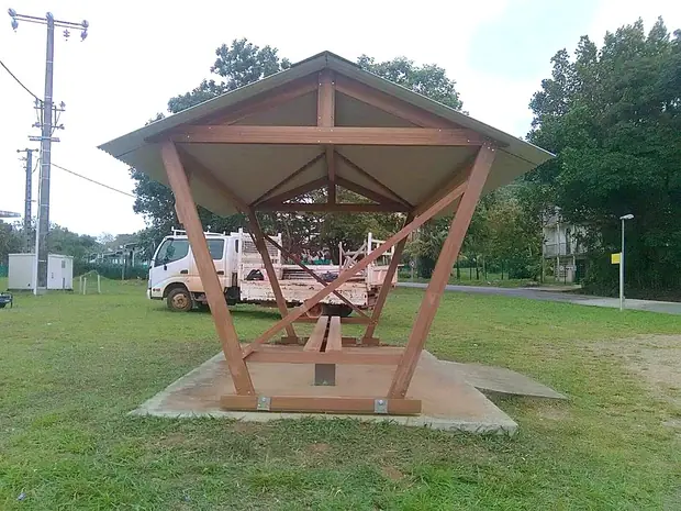 Abri bois structure et couverture
